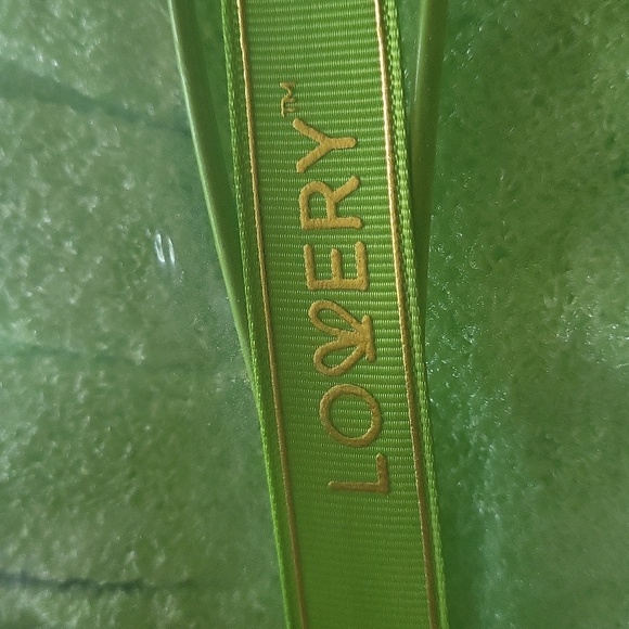 Lowery Gift  Green Bath Soak & Bubbles Set Above What Contains Basket Beautiful - Picture 5 of 5